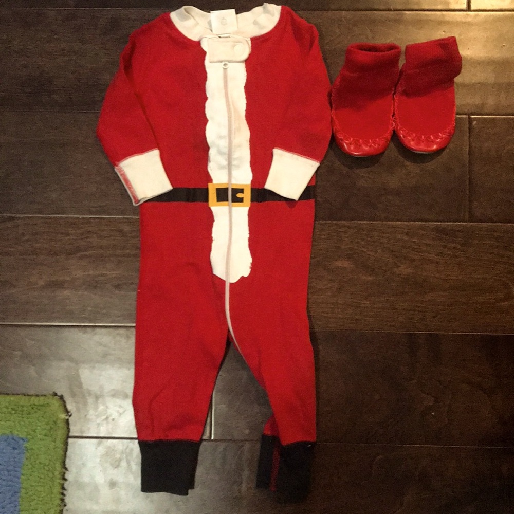 Hanna Anderson Santa jammies‎ 60 6-9 and slippers
